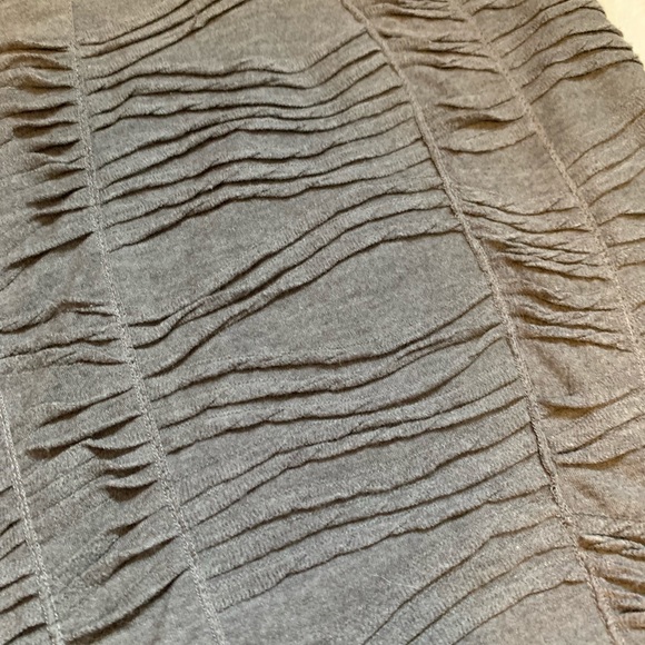 Gray tunic from Qed London. Size small. - Picture 3 of 4